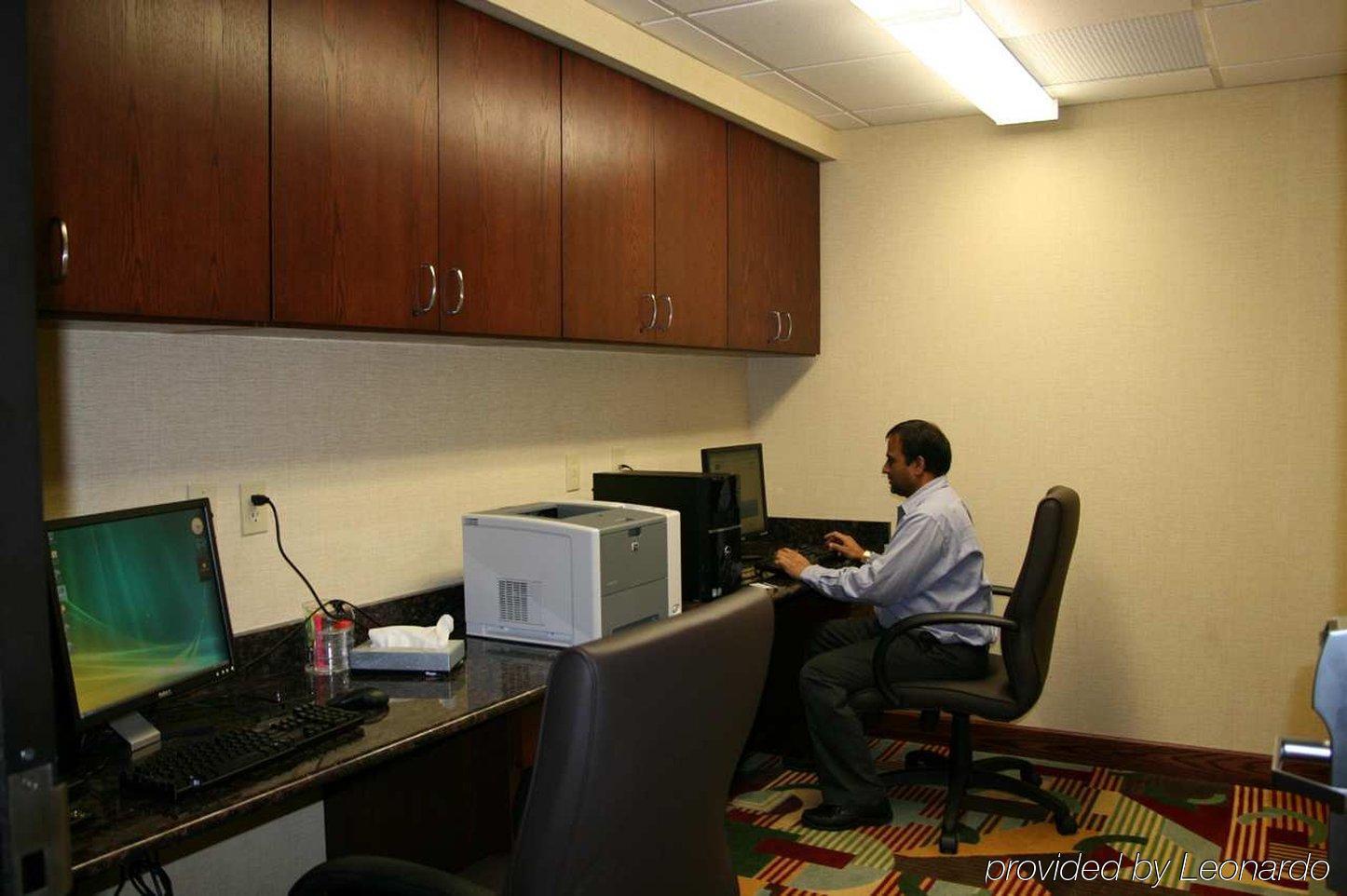 Hampton Inn & Suites Cleveland-Ментор Зручності фото