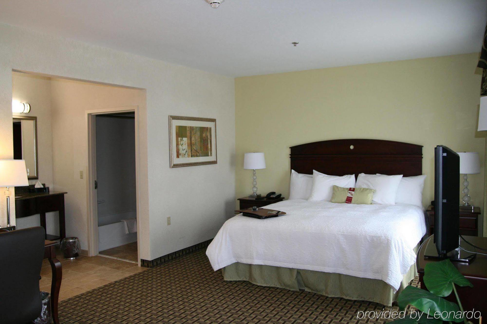 Hampton Inn & Suites Cleveland-Ментор Номер фото